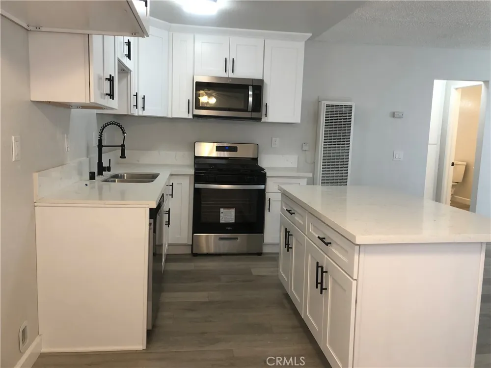 7871 Holt Drive #7 Huntington Beach, CA 92647