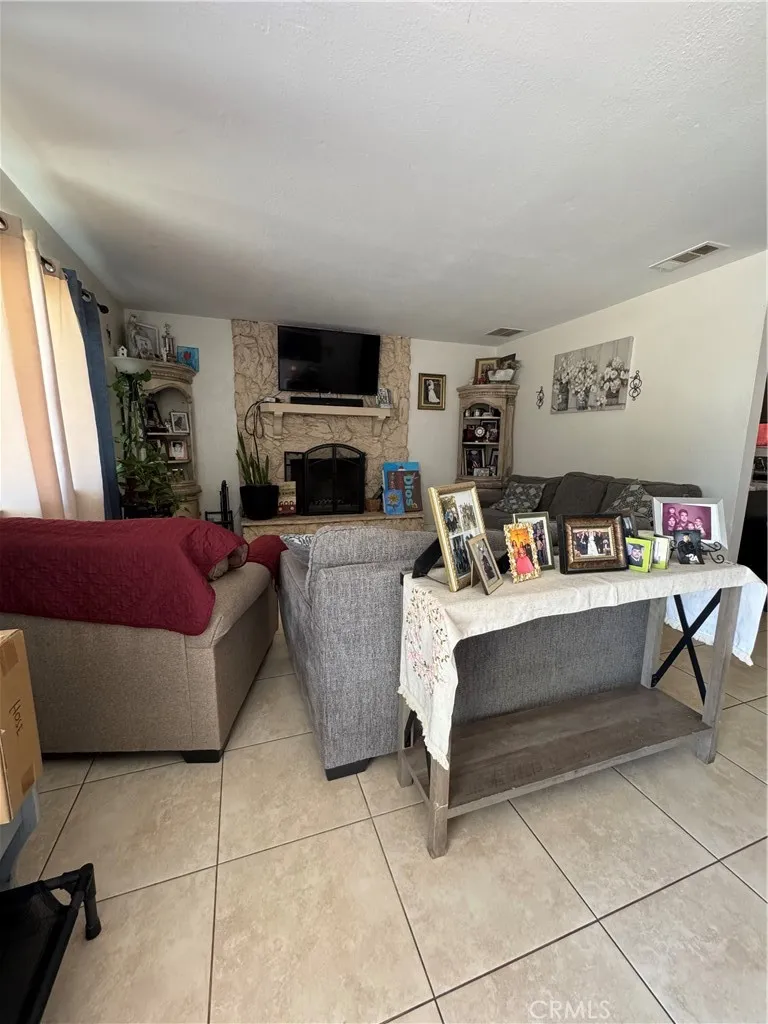 14530 Manzano Victorville, CA 92392
