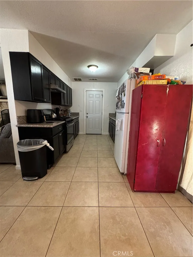 14530 Manzano Victorville, CA 92392