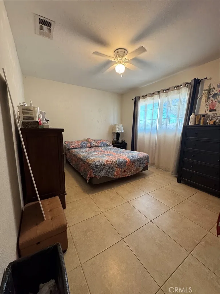 14530 Manzano Victorville, CA 92392