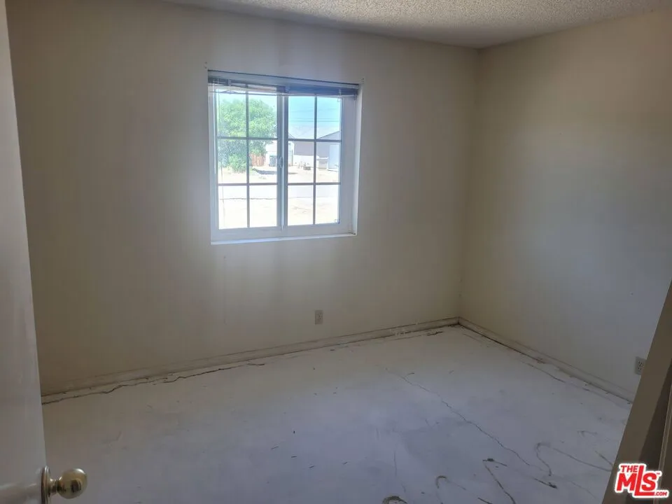 9012 Columbine Avenue California City, CA 93505