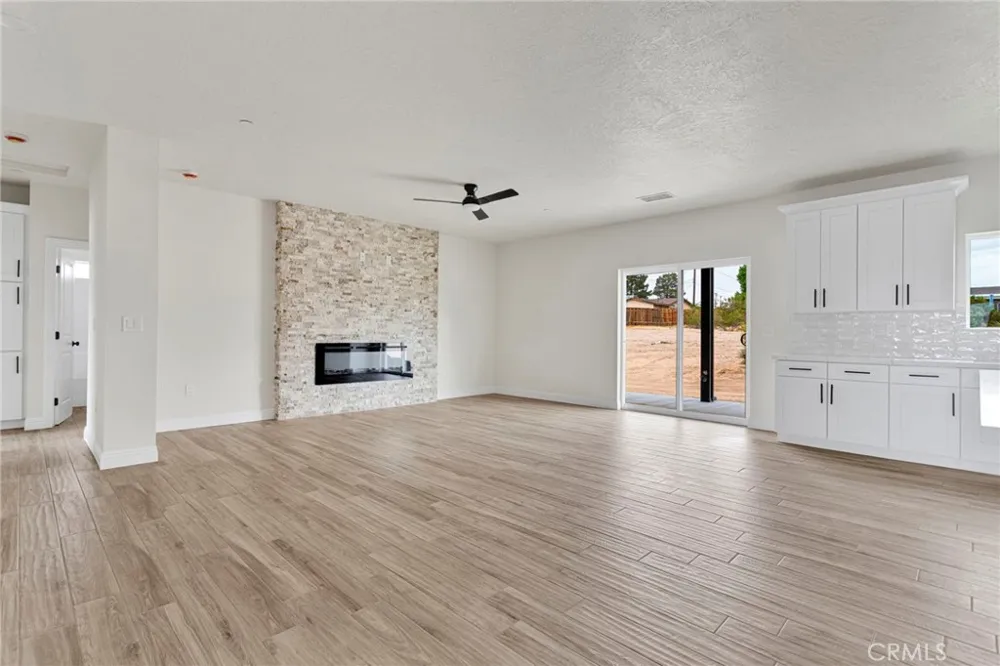 15561 Apple Valley Road Apple Valley, CA 92307
