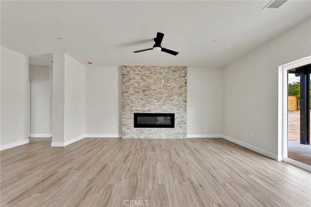 15561 Apple Valley Road Apple Valley, CA 92307