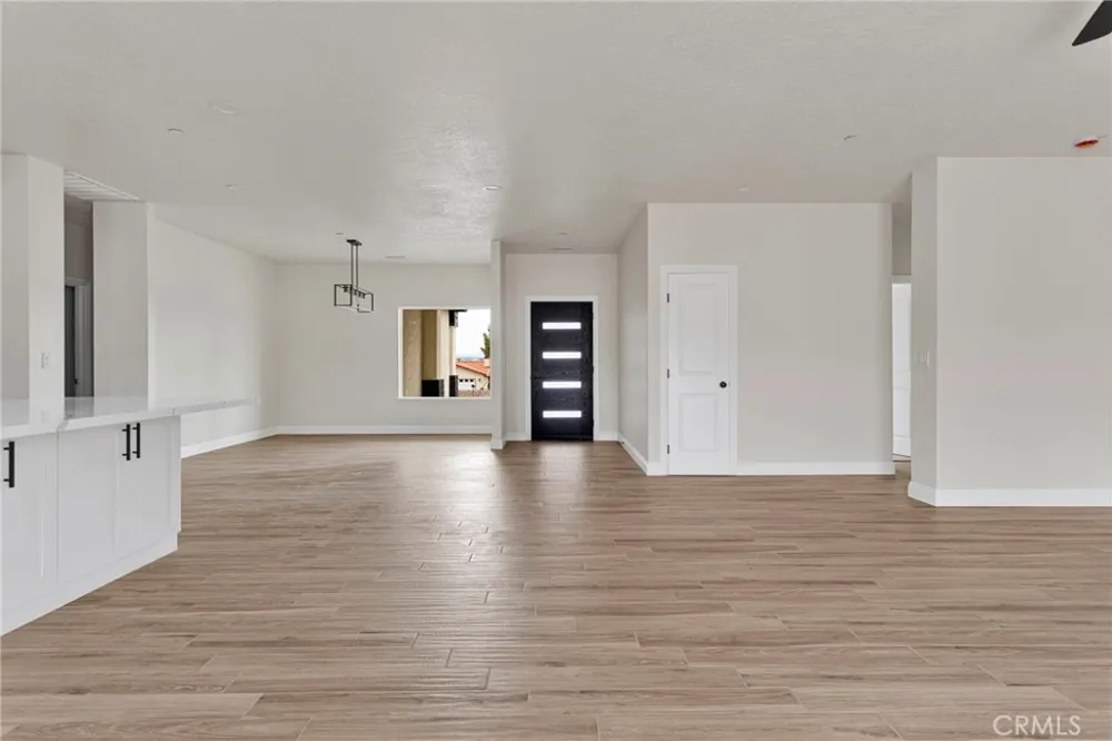 15561 Apple Valley Road Apple Valley, CA 92307