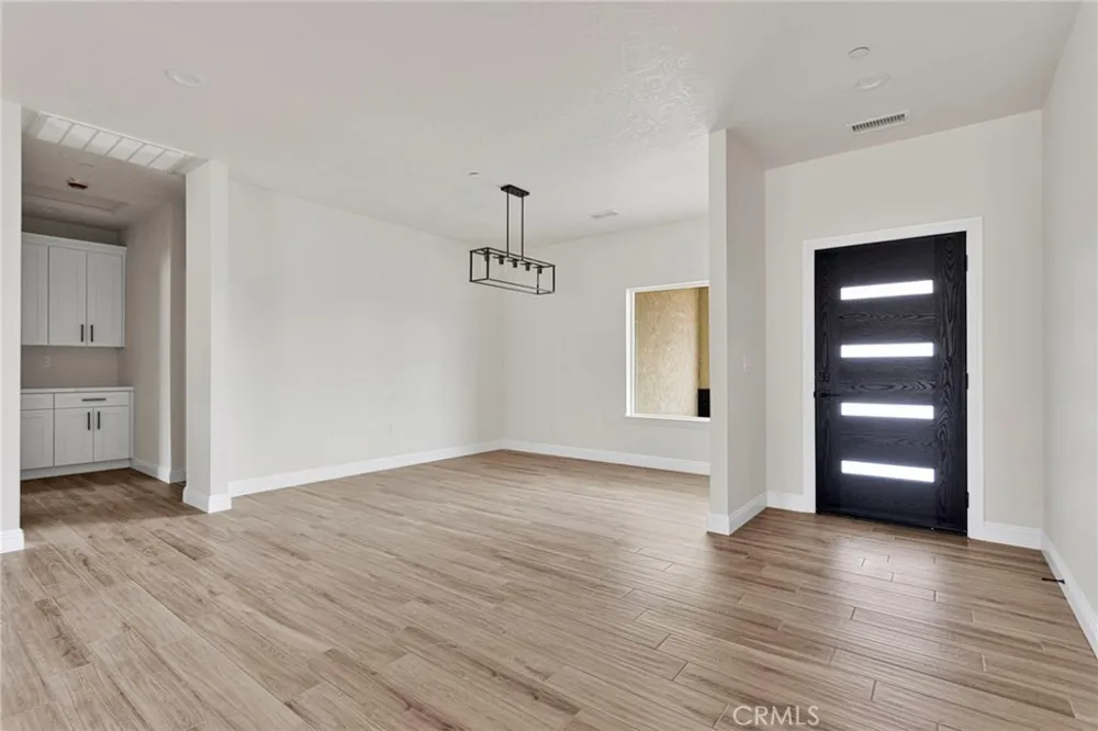 15561 Apple Valley Road Apple Valley, CA 92307