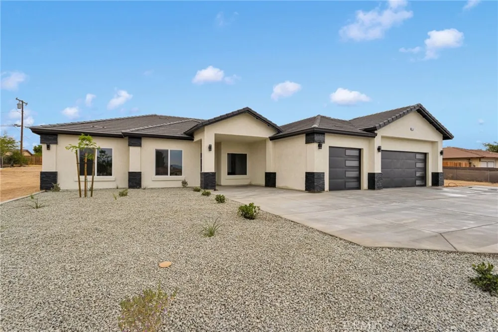 15561 Apple Valley Road Apple Valley, CA 92307