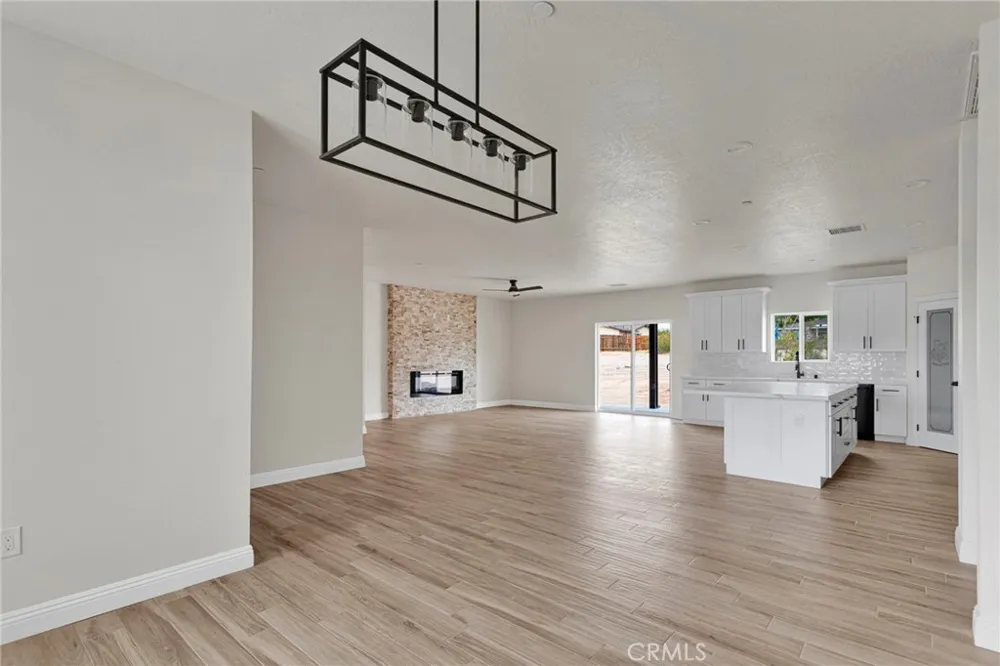 15561 Apple Valley Road Apple Valley, CA 92307