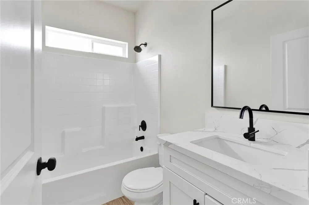 15561 Apple Valley Road Apple Valley, CA 92307