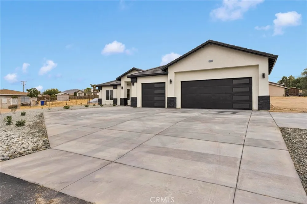 15561 Apple Valley Road Apple Valley, CA 92307