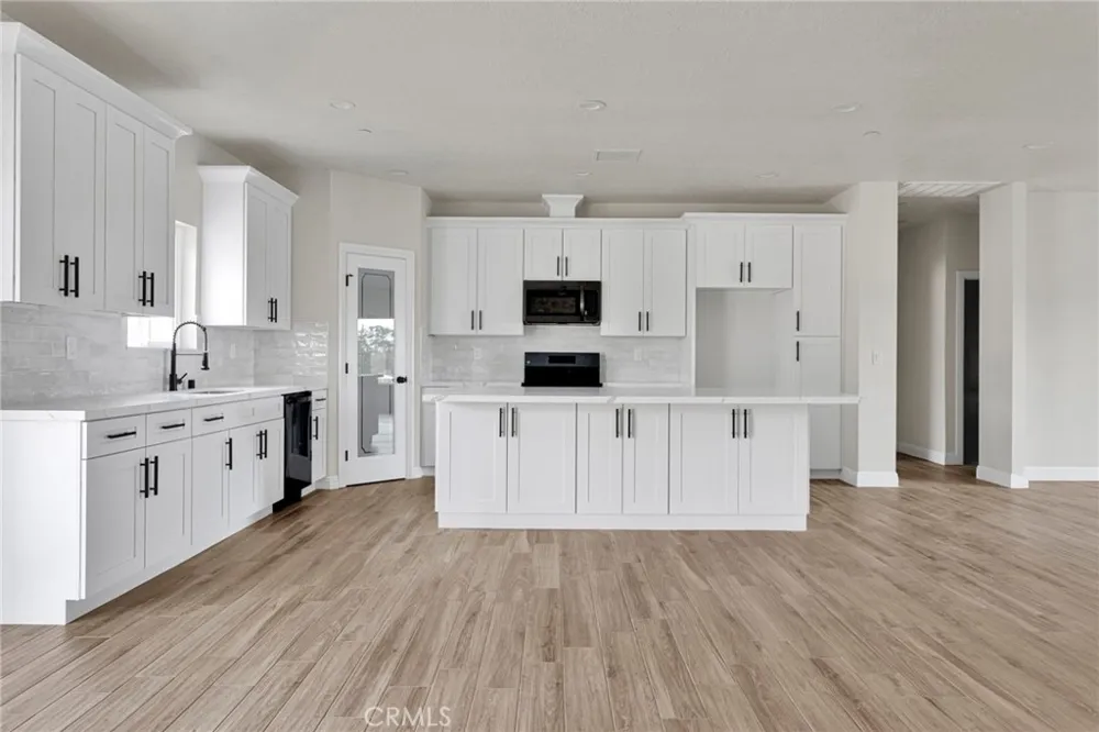 15561 Apple Valley Road Apple Valley, CA 92307