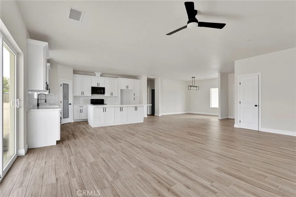 15561 Apple Valley Road Apple Valley, CA 92307