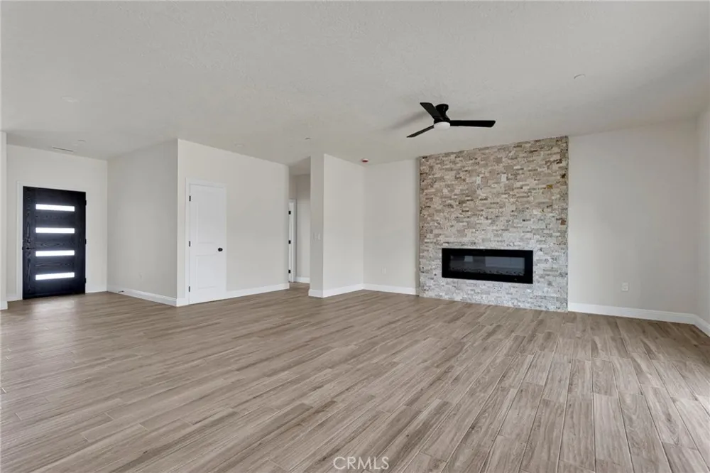 15561 Apple Valley Road Apple Valley, CA 92307