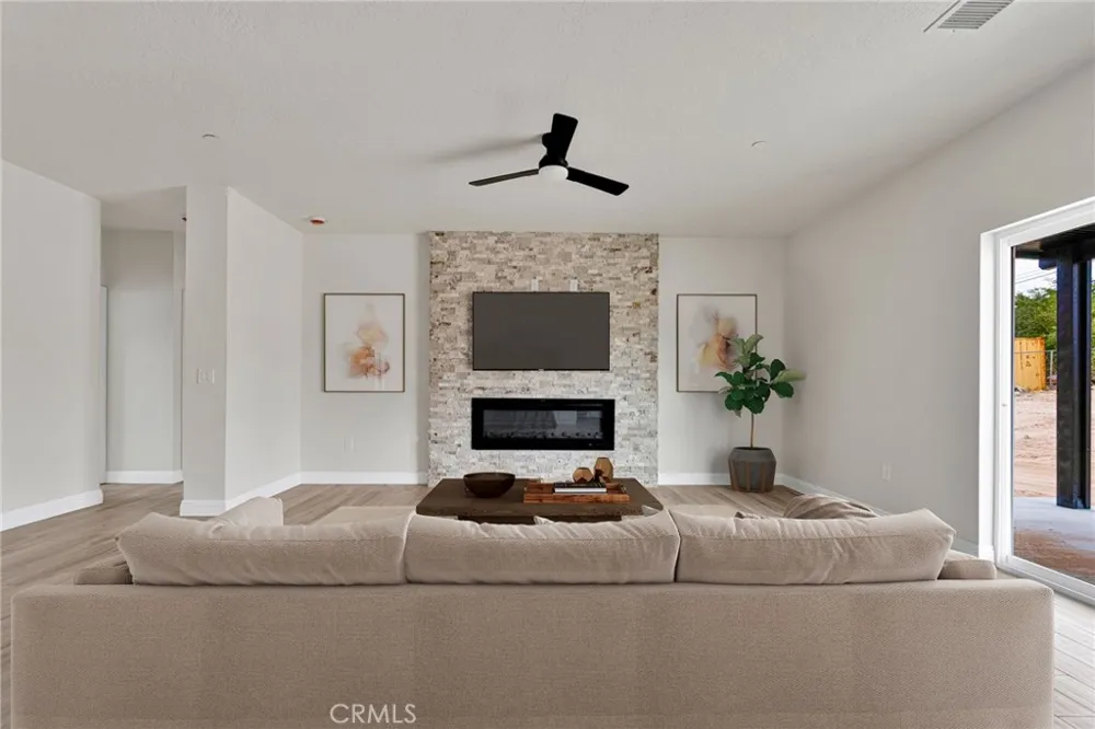 15561 Apple Valley Road Apple Valley, CA 92307