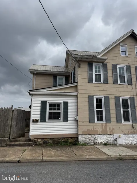 102 E PARK STREET