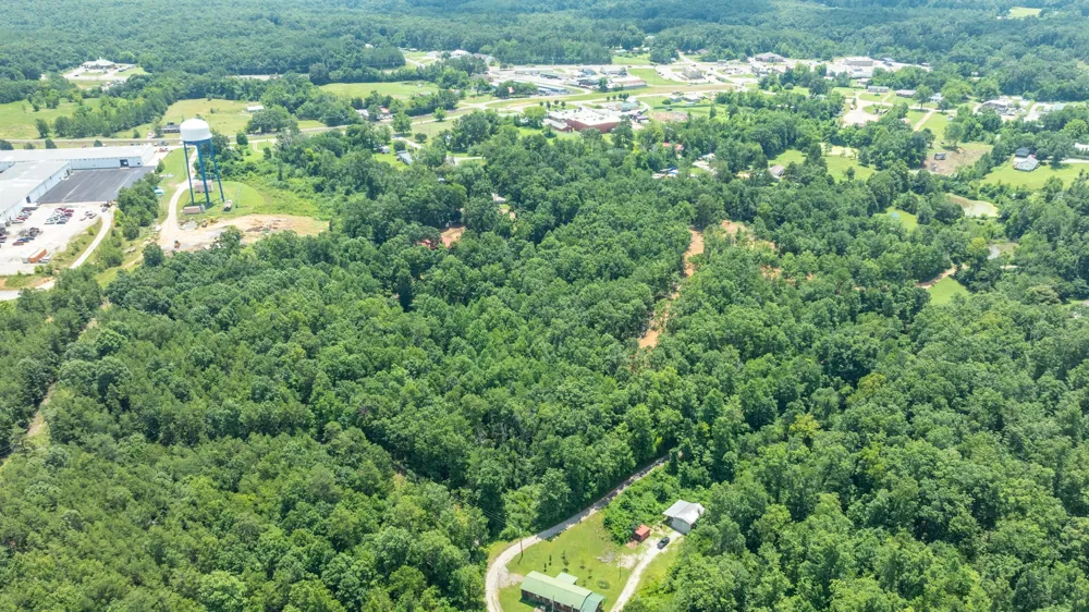 348 Columbia Ave Hohenwald, TN 38462