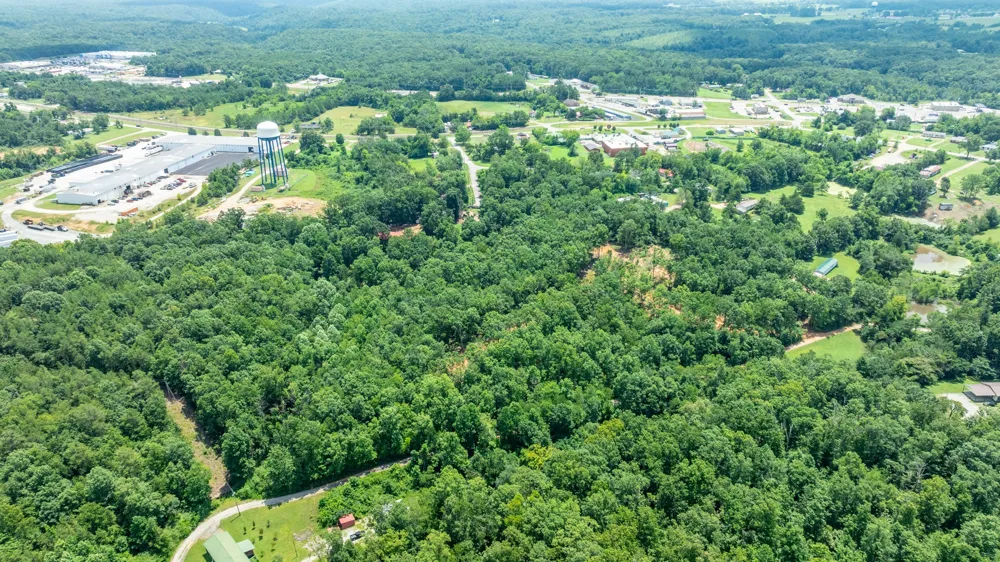 348 Columbia Ave Hohenwald, TN 38462