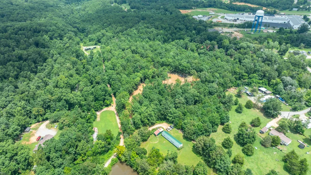 348 Columbia Ave Hohenwald, TN 38462