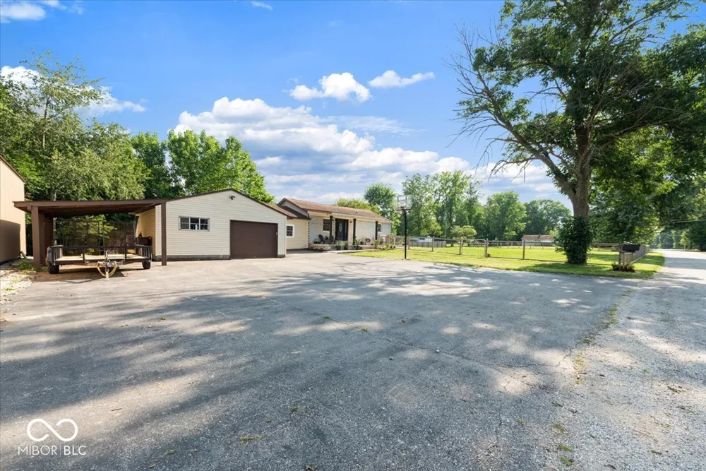 7785 E North Drive Camby, IN 46113