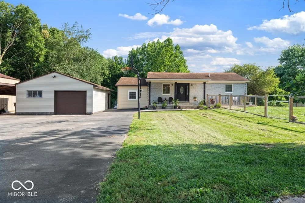 7785 E North Drive Camby, IN 46113