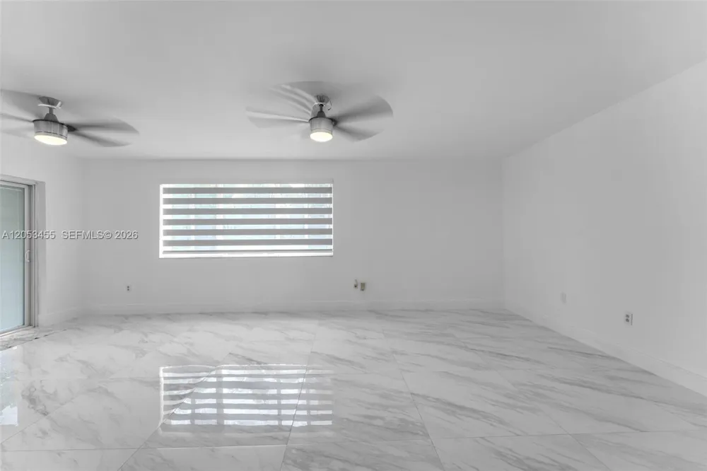 2900 SW 98th Ave Miami, FL 33165