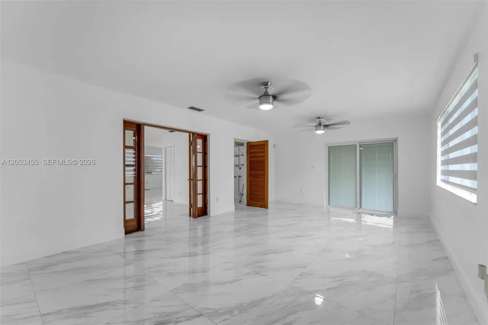 2900 SW 98th Ave Miami, FL 33165