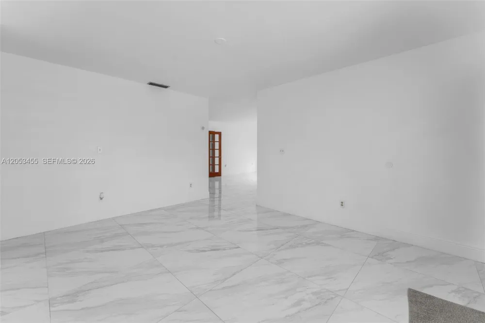 2900 SW 98th Ave Miami, FL 33165