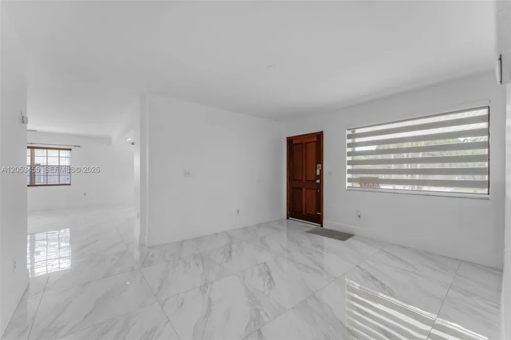 2900 SW 98th Ave Miami, FL 33165