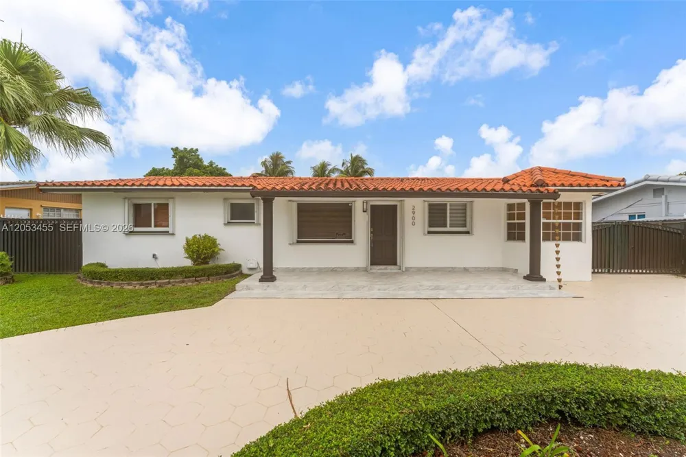 2900 SW 98th Ave Miami, FL 33165