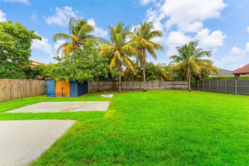 2900 SW 98th Ave Miami, FL 33165