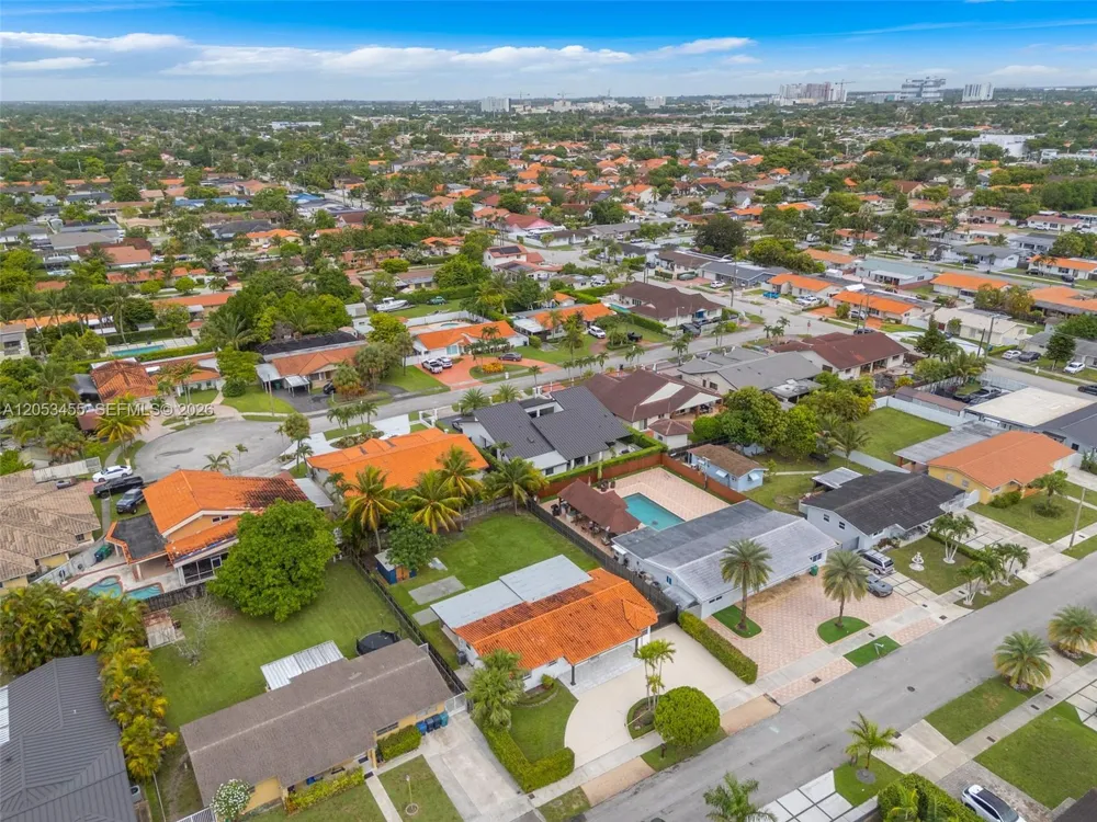 2900 SW 98th Ave Miami, FL 33165