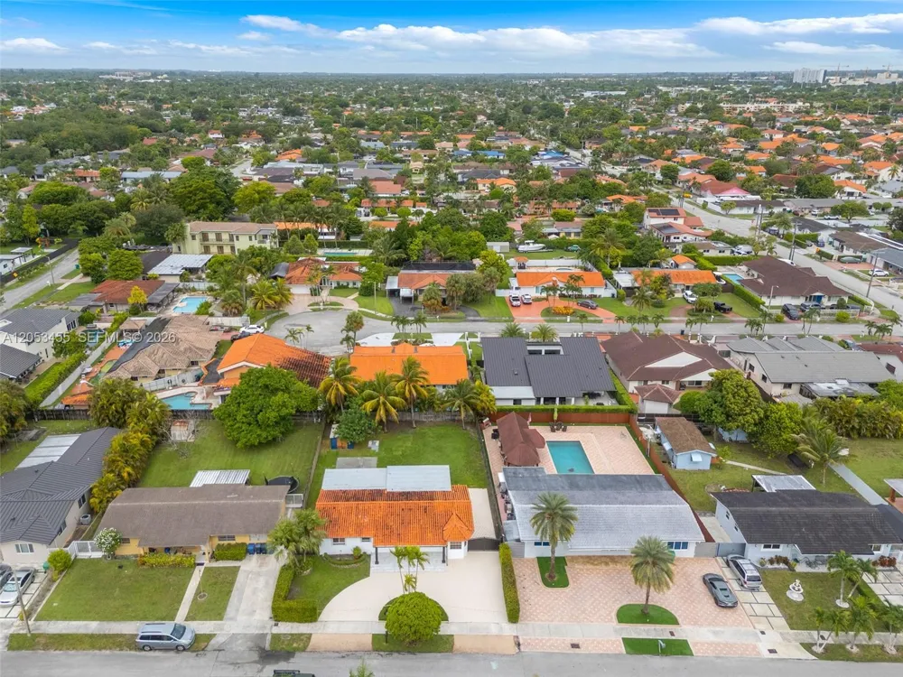 2900 SW 98th Ave Miami, FL 33165
