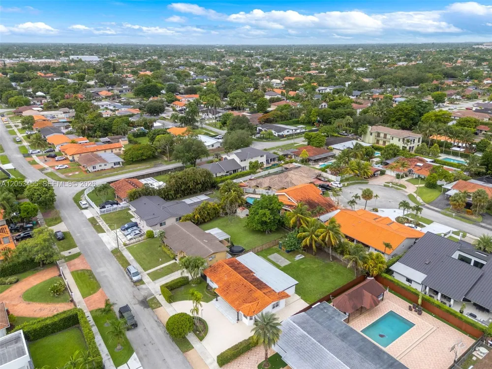 2900 SW 98th Ave Miami, FL 33165
