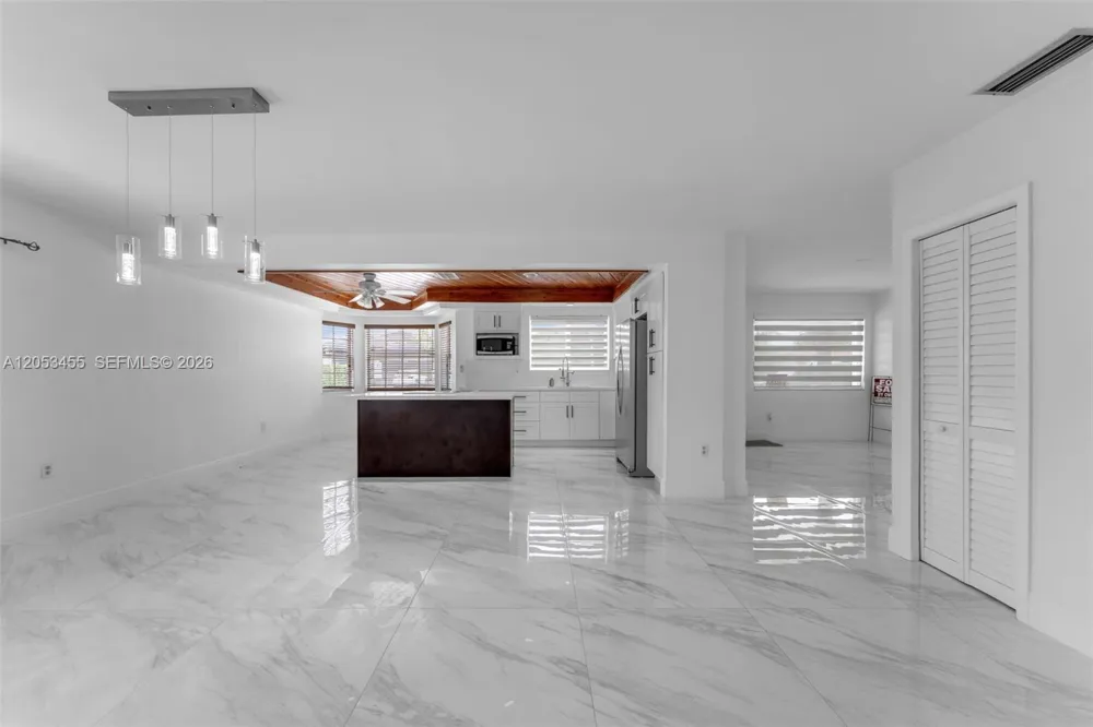 2900 SW 98th Ave Miami, FL 33165