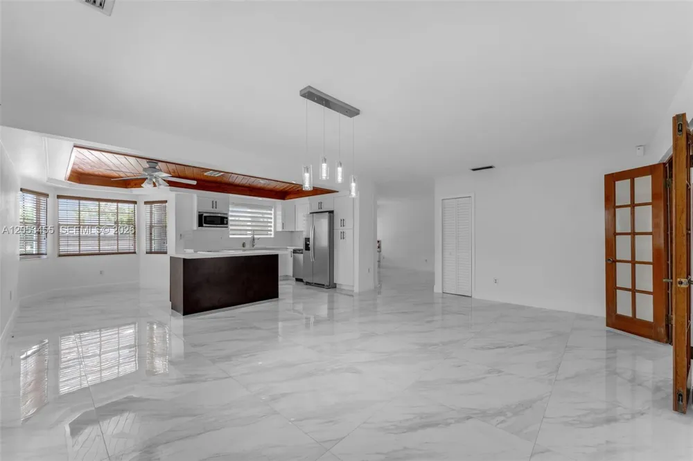 2900 SW 98th Ave Miami, FL 33165