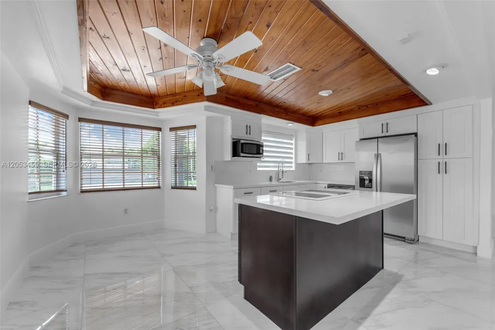 2900 SW 98th Ave Miami, FL 33165