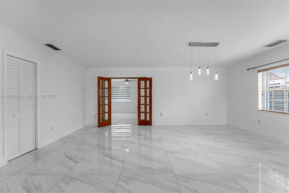 2900 SW 98th Ave Miami, FL 33165