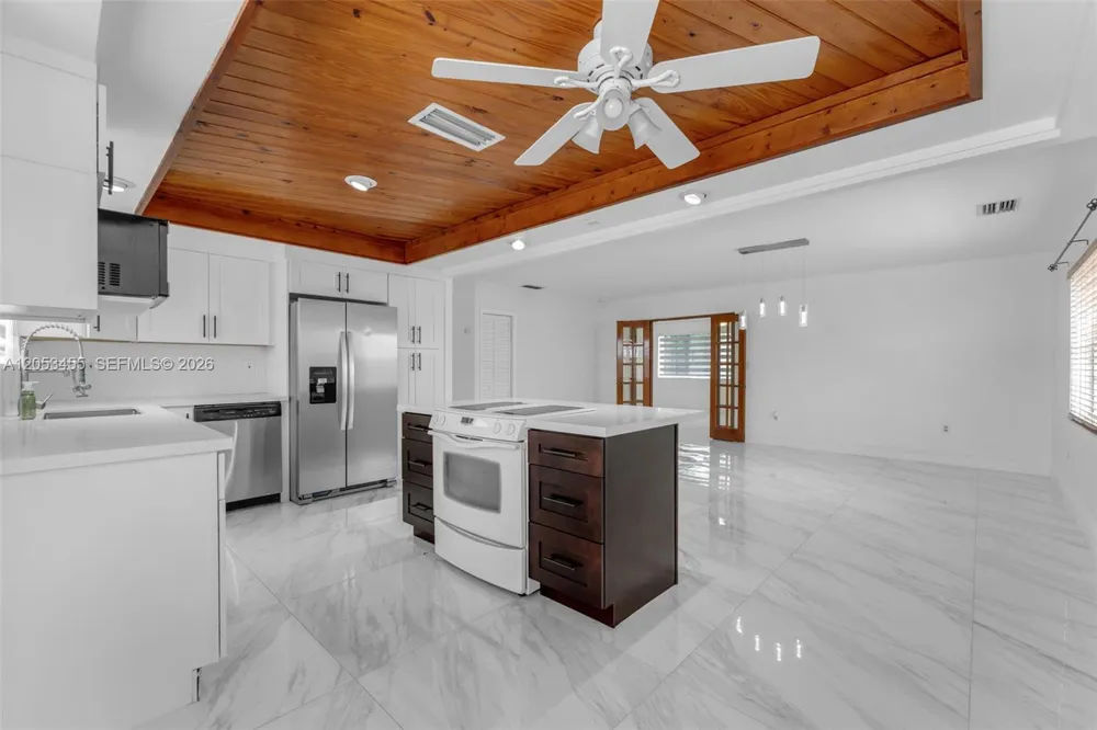 2900 SW 98th Ave Miami, FL 33165