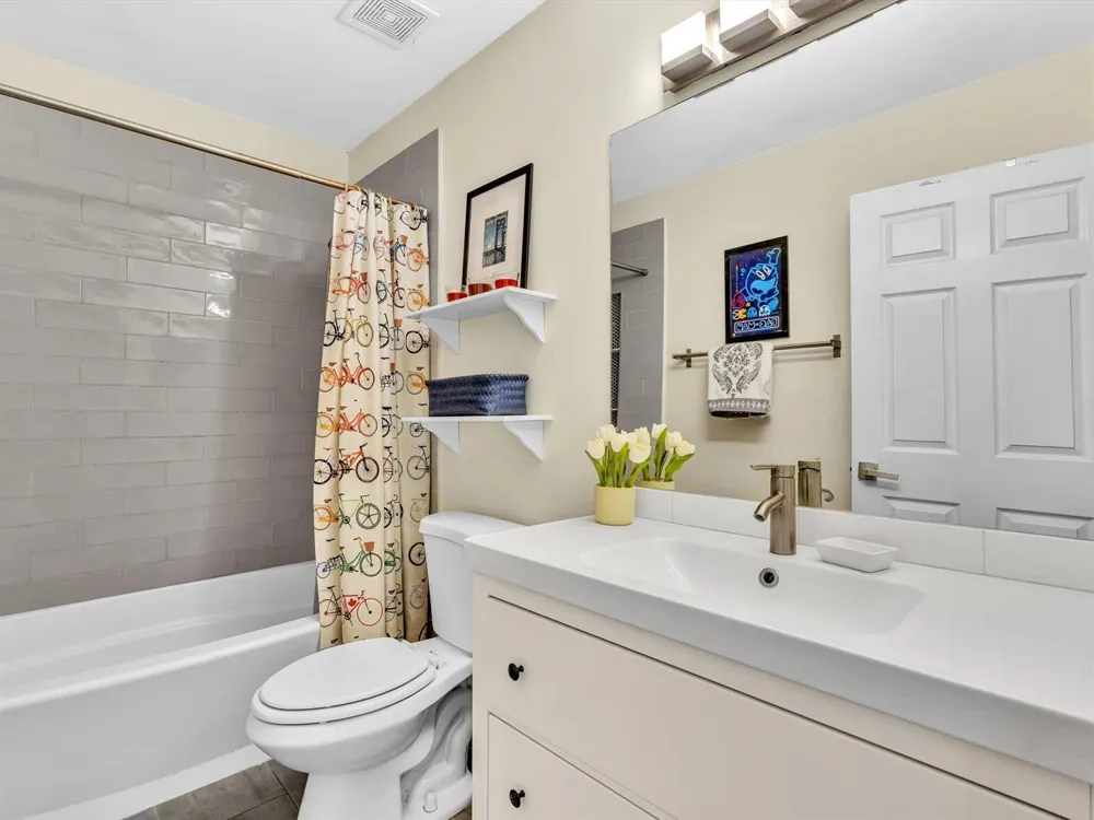 8 Hawthorne Lane Boynton Beach, FL 33426