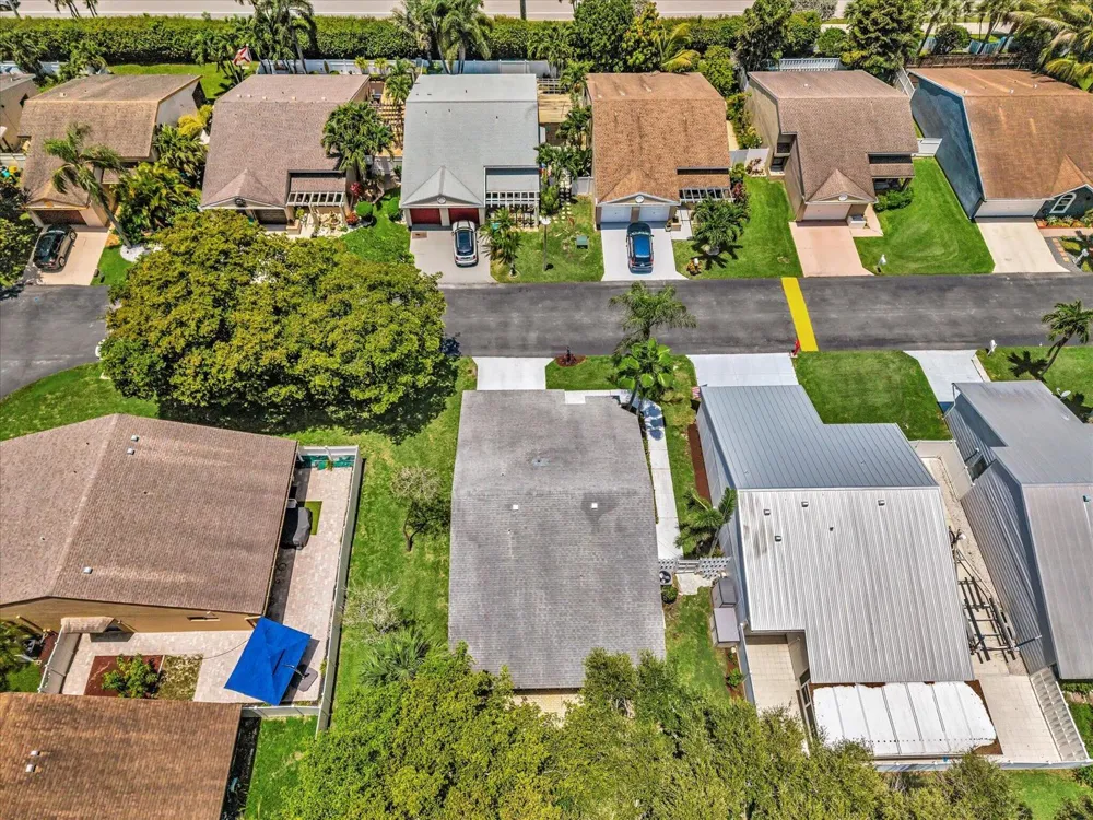 8 Hawthorne Lane Boynton Beach, FL 33426