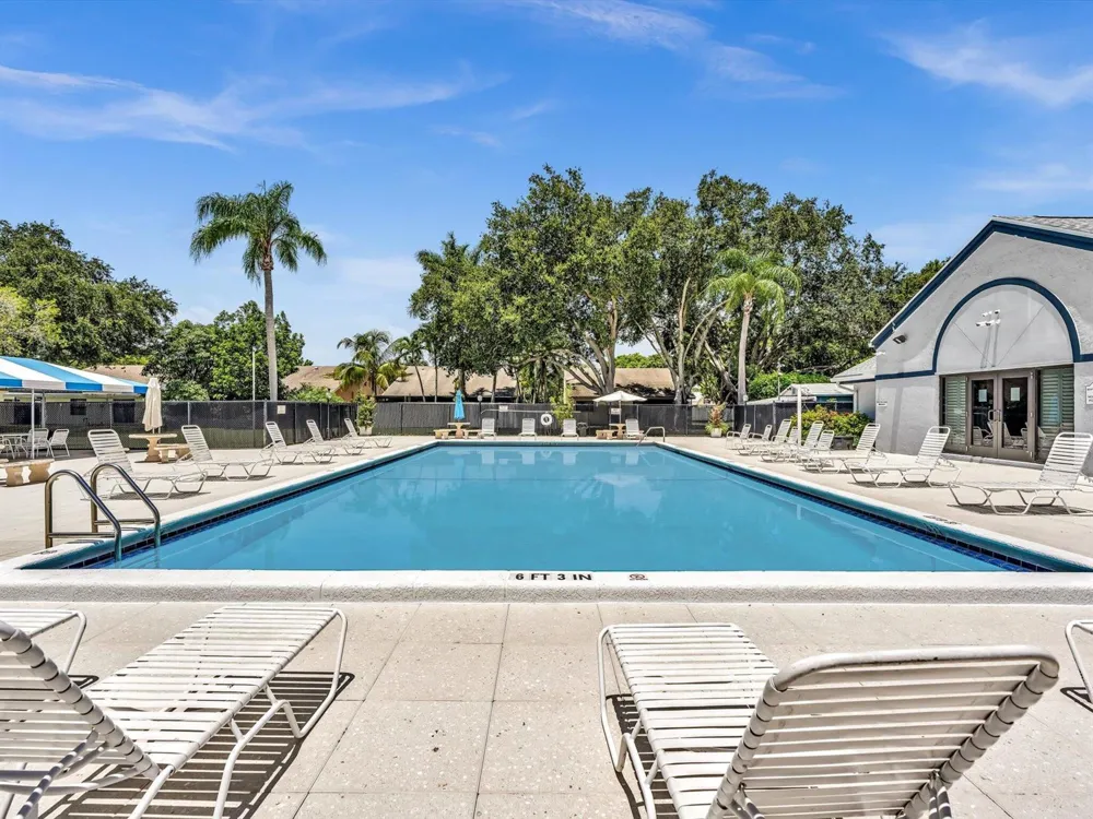 8 Hawthorne Lane Boynton Beach, FL 33426