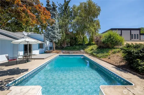 1400 Bel Air Drive