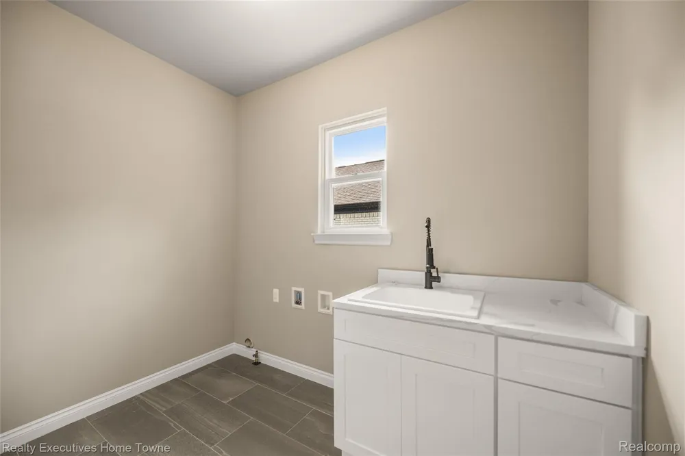 34823 CARDINAL LANE Richmond City, MI 48062