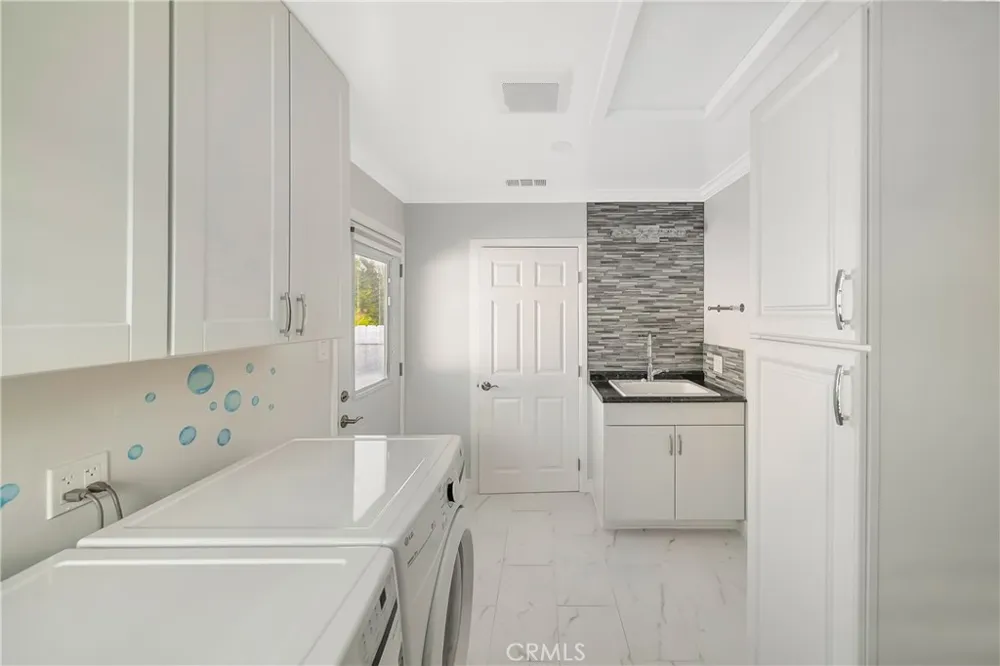 22907 Leonora Dr Woodland Hills, CA 91367