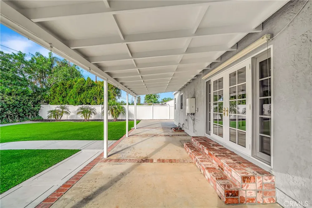 22907 Leonora Dr Woodland Hills, CA 91367