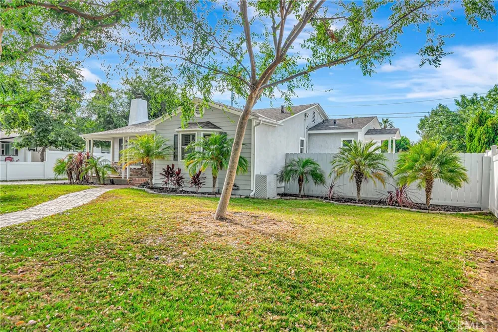 22907 Leonora Dr Woodland Hills, CA 91367