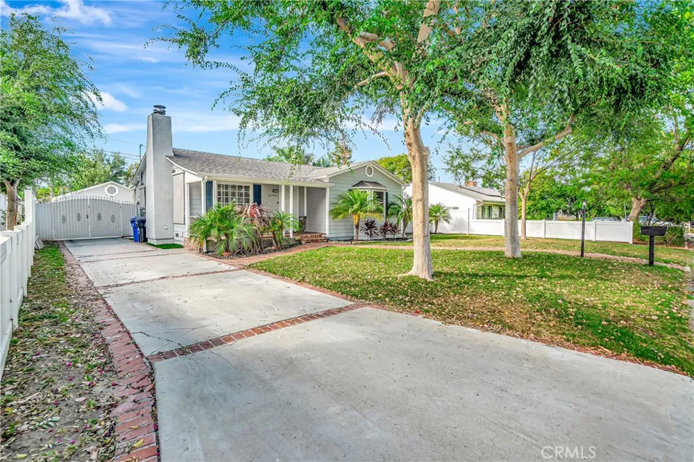 22907 Leonora Dr Woodland Hills, CA 91367