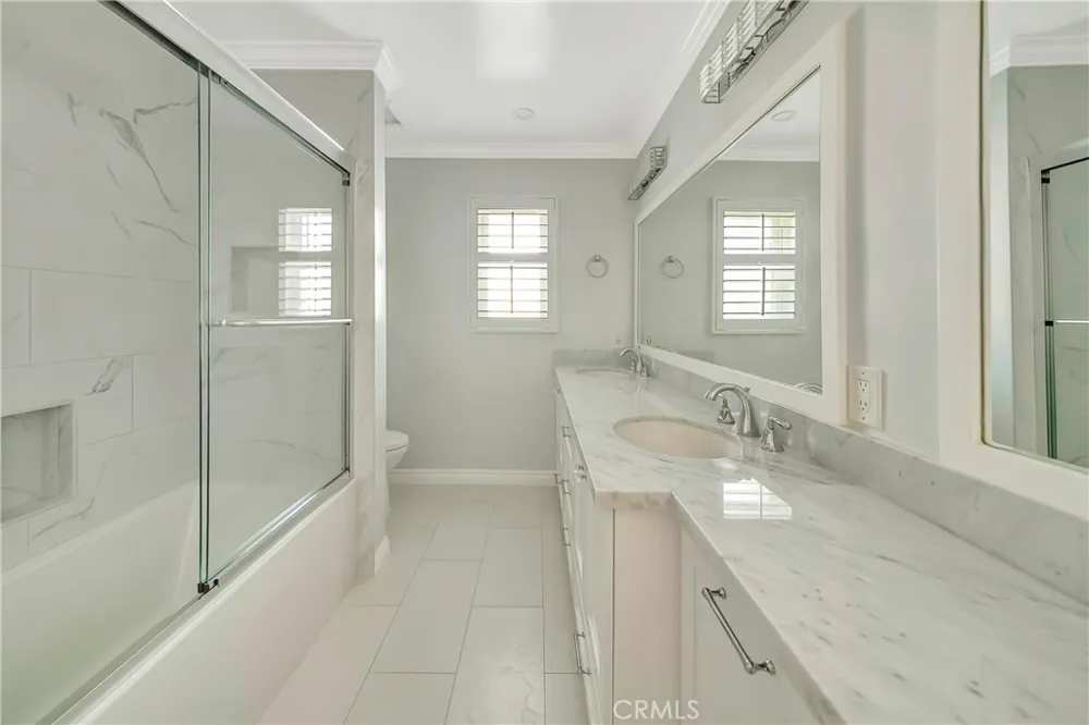 22907 Leonora Dr Woodland Hills, CA 91367