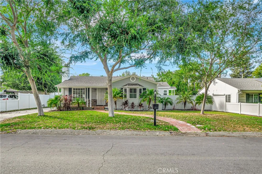 22907 Leonora Dr Woodland Hills, CA 91367