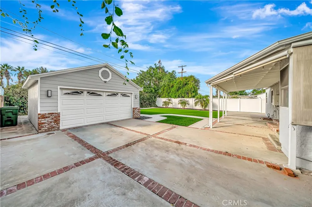 22907 Leonora Dr Woodland Hills, CA 91367