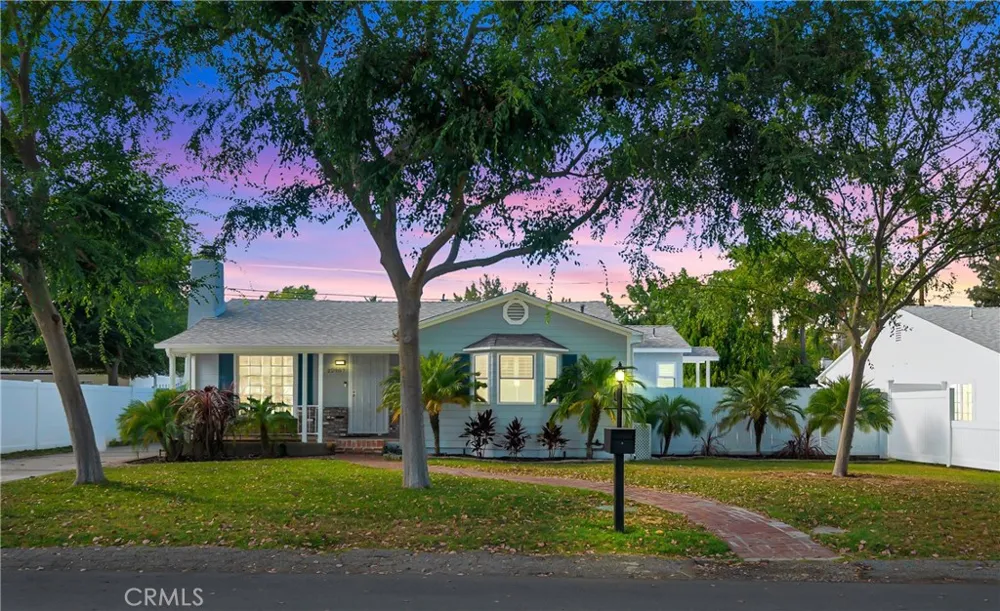 22907 Leonora Dr Woodland Hills, CA 91367
